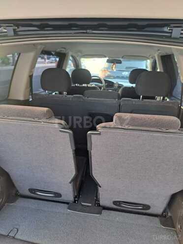 Opel Zafira-12