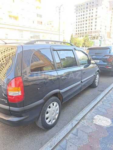 Opel Zafira-4