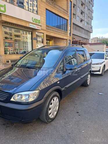 Opel Zafira-10