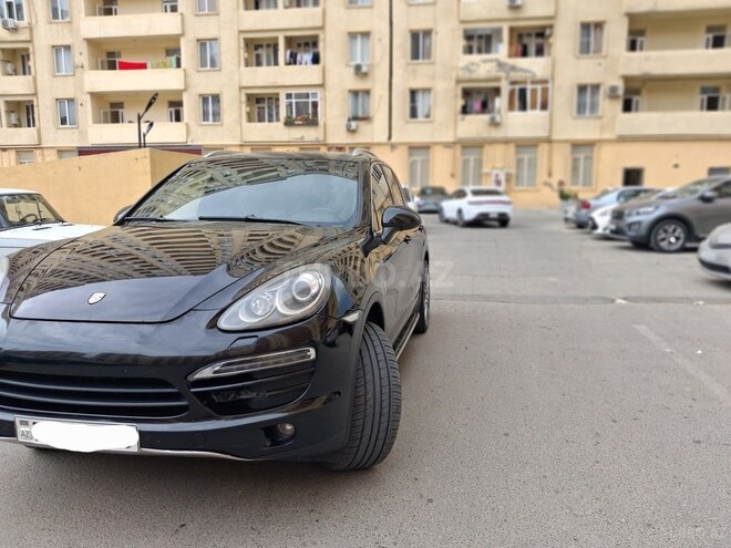 Porsche Cayenne GTS-8