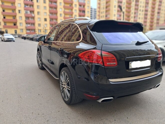 Porsche Cayenne GTS-11