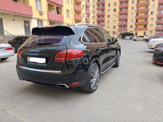 Porsche Cayenne GTS-10