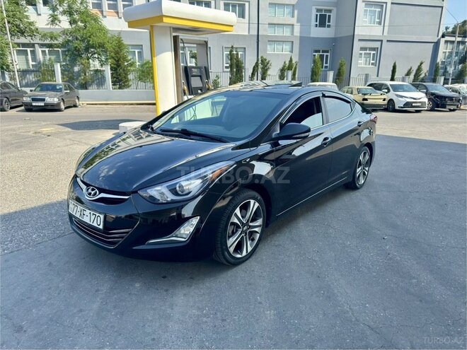 Hyundai Elantra-12