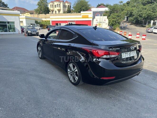 Hyundai Elantra-5