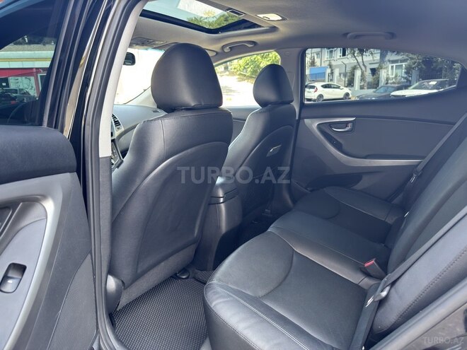 Hyundai Elantra-9