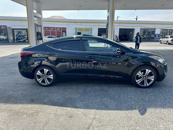 Hyundai Elantra-6