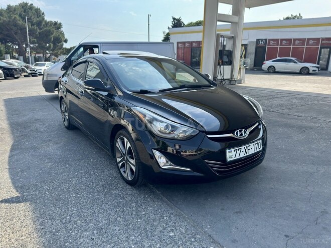 Hyundai Elantra-11