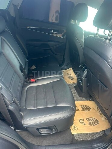 Kia Sorento-11
