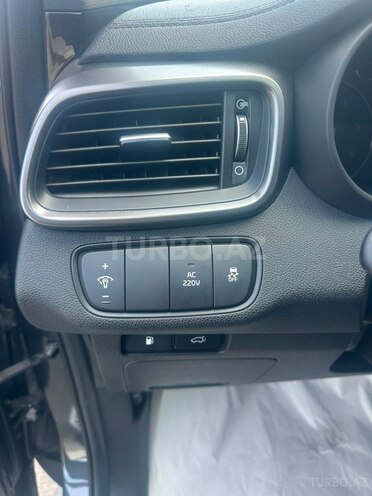 Kia Sorento-13
