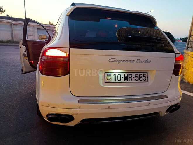 Porsche Cayenne Turbo-2