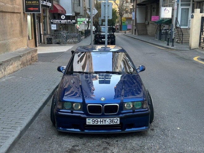 BMW 320-1