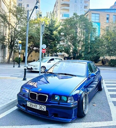 BMW 320-4