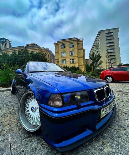 BMW 320-7