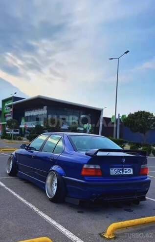 BMW 320-13