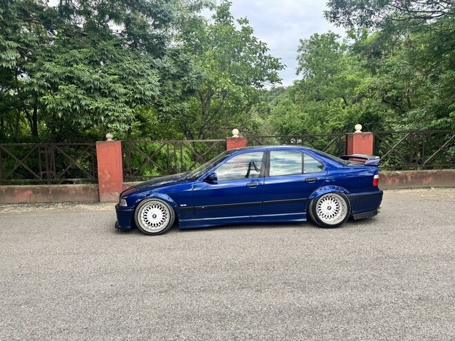 BMW 320-10