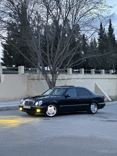 Mercedes E 240-17