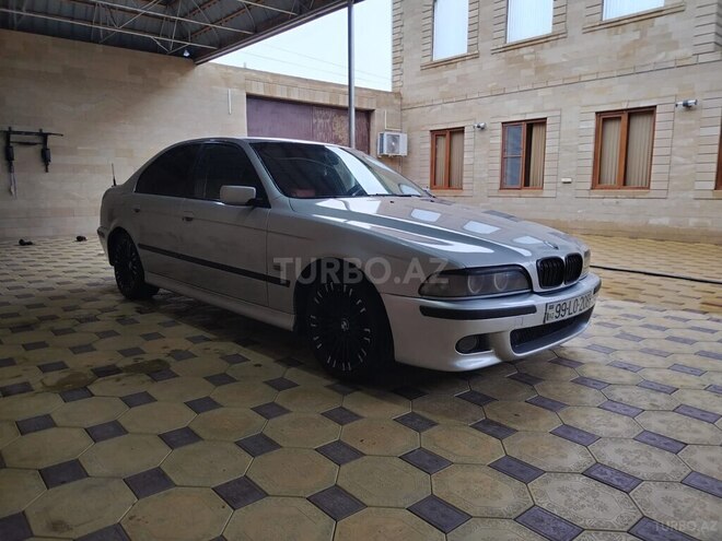 BMW 523-9