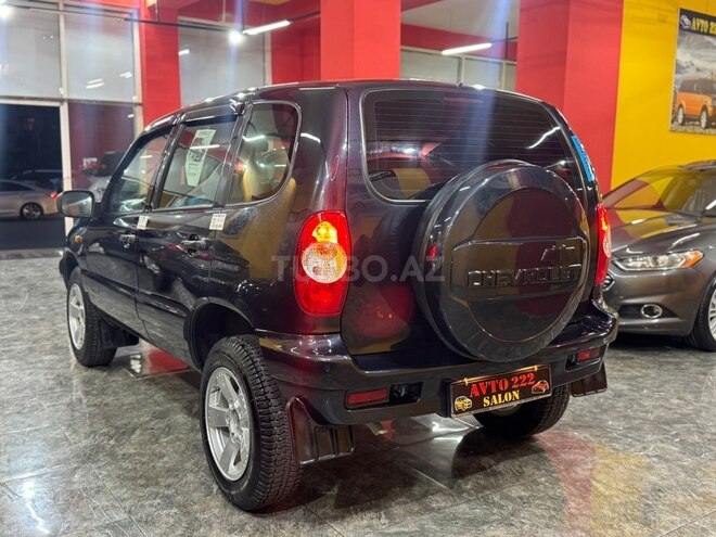 Chevrolet Niva-9