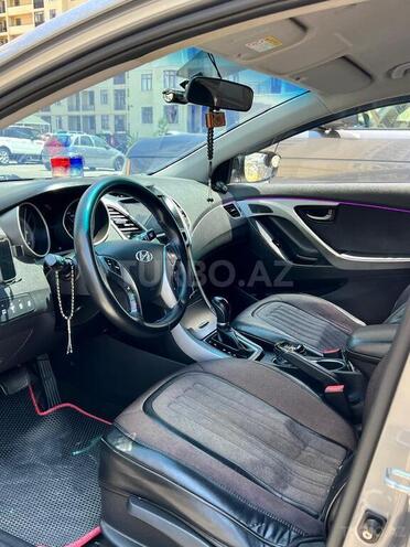 Hyundai Elantra-5