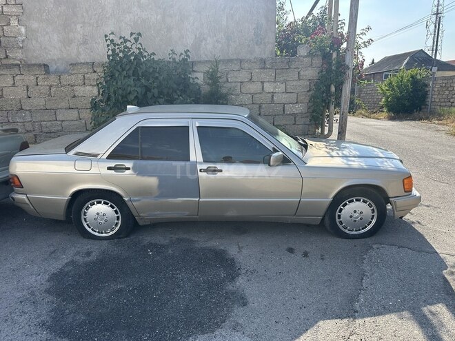 Mercedes 190-2