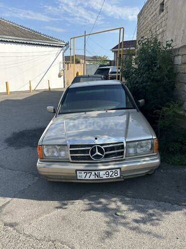 Mercedes 190-1