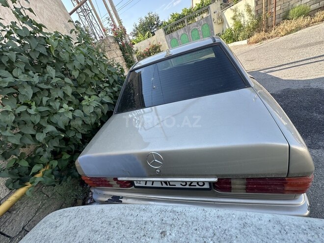 Mercedes 190-4