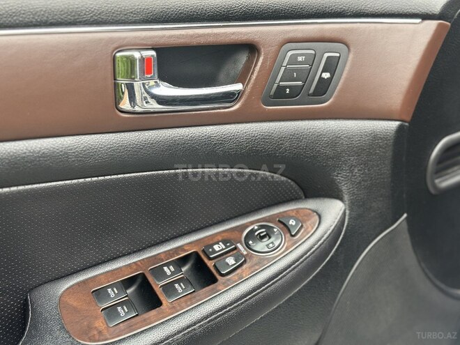 Hyundai Genesis-9