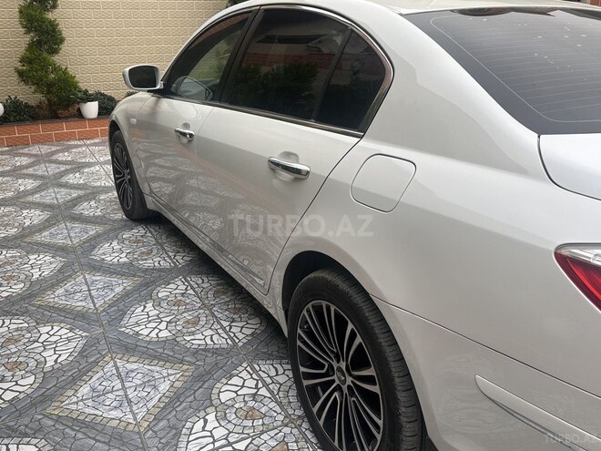 Hyundai Genesis-4