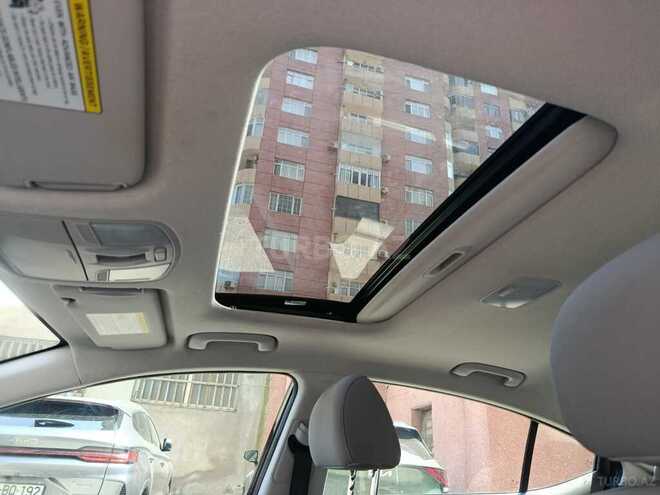 Hyundai Elantra-8