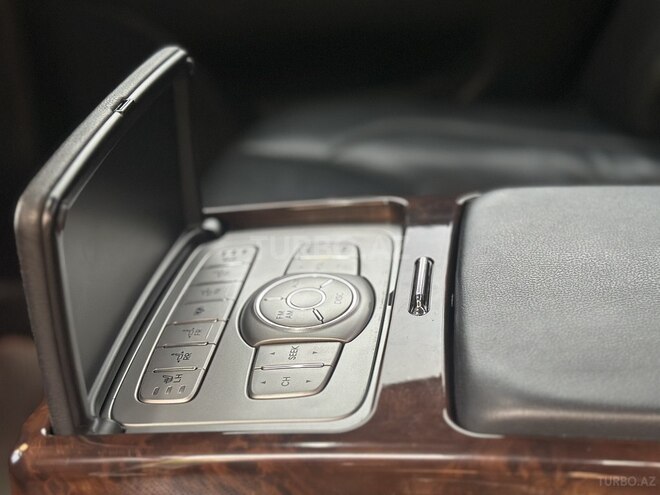 Hyundai Genesis-6