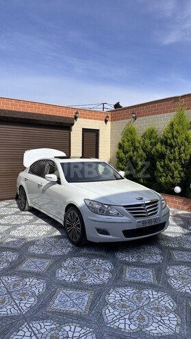 Hyundai Genesis-2