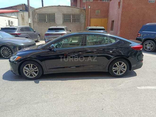 Hyundai Elantra-6