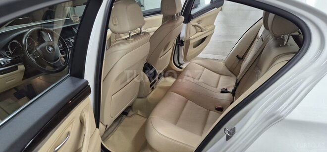 BMW 528-9