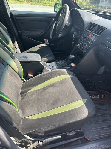 Mercedes C 220-9