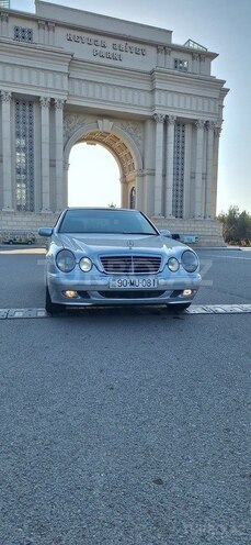 Mercedes E 240-1