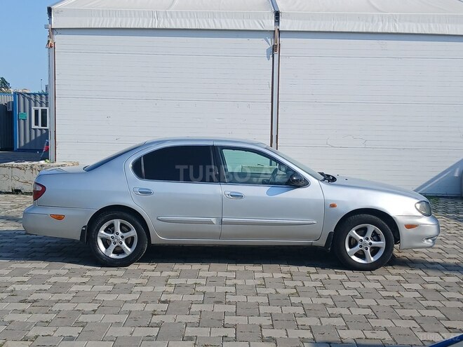 Nissan Maxima-5