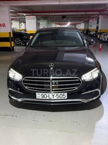 Mercedes E 300 e-1