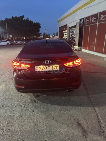 Hyundai Elantra-15