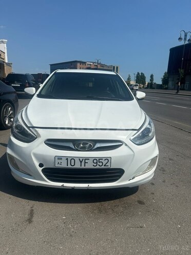 Hyundai Accent-1