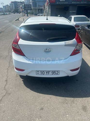 Hyundai Accent-2