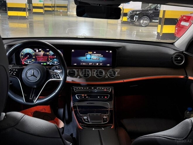 Mercedes E 300 e-4