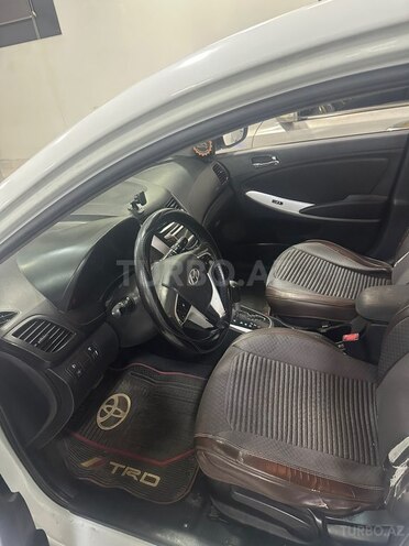 Hyundai Accent-6