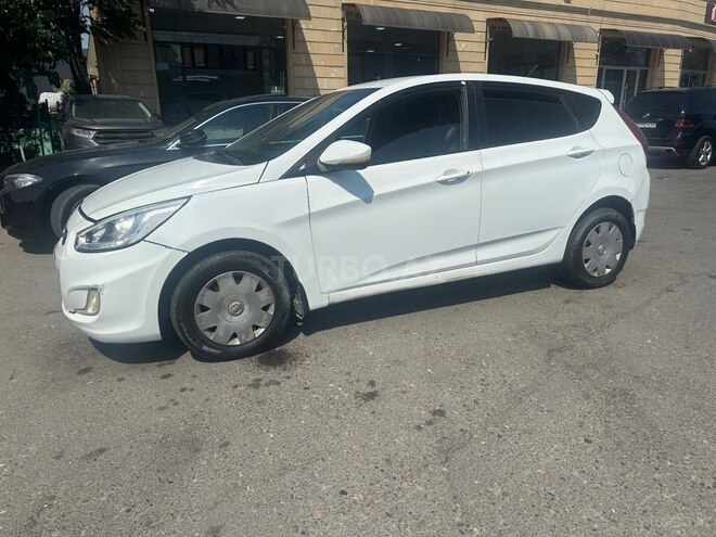 Hyundai Accent-5