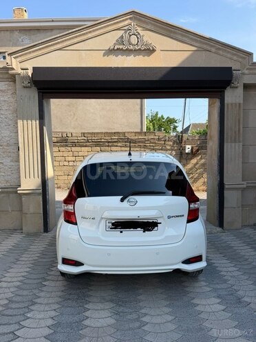Nissan Note-7