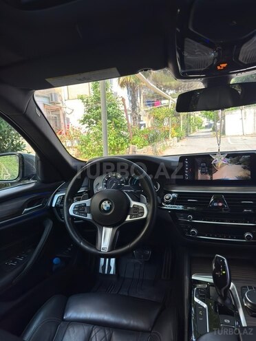 BMW 530e-11