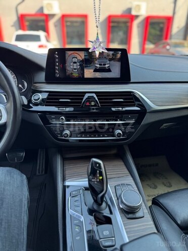 BMW 530e-16