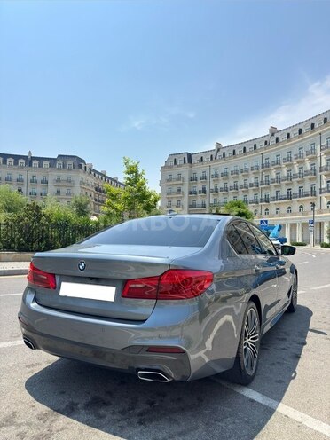 BMW 530e-7