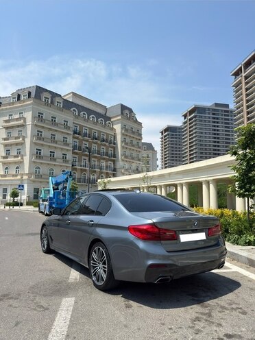 BMW 530e-6