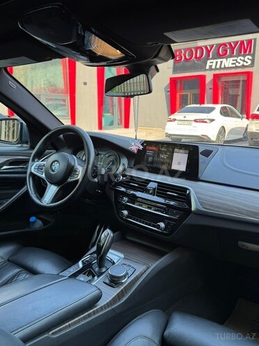 BMW 530e-17