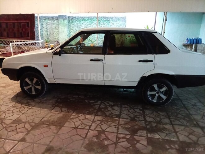 LADA (VAZ) 21099-10